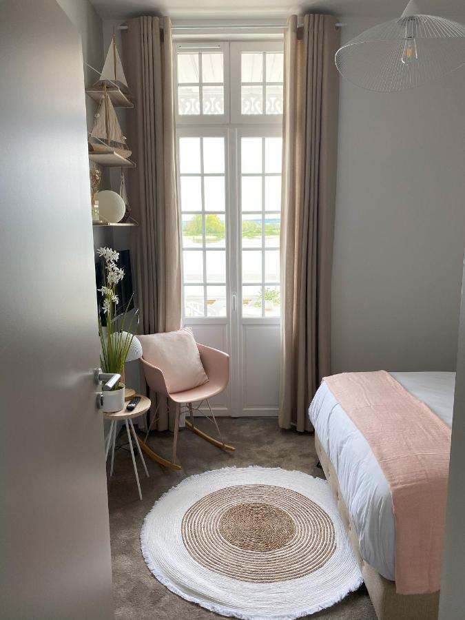 White House, Maison D'Hotes Villequier Esterno foto