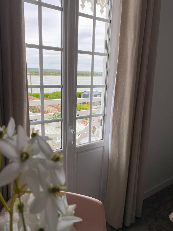 White House, Maison D'Hotes Villequier Esterno foto