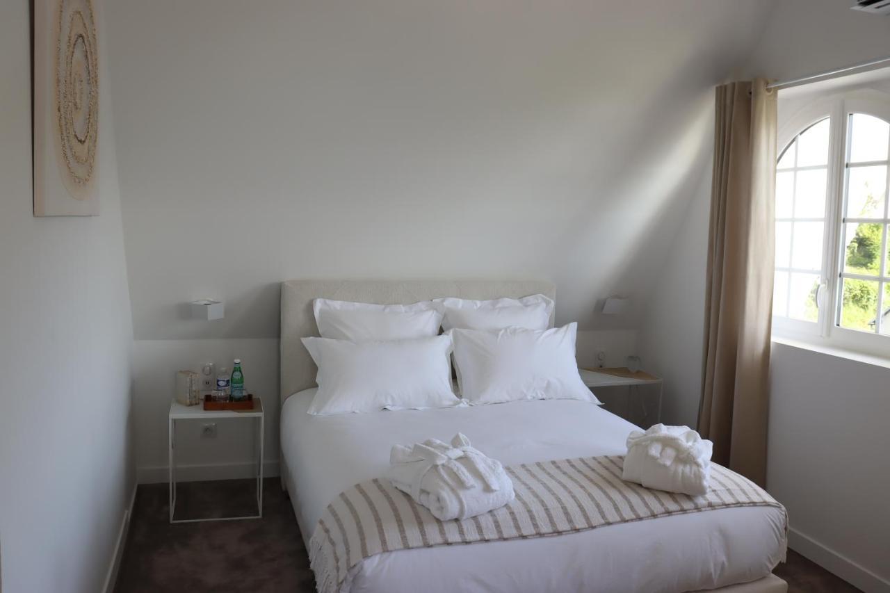 White House, Maison D'Hotes Villequier Esterno foto